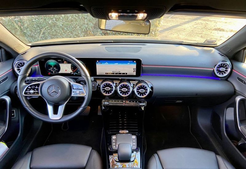 Mercedes-Benz A • 2020 • 16,498 km 1