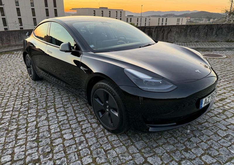 Tesla Model 3 • 2023 • 50,000 km 1