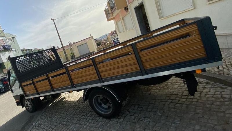 Mitsubishi Fuso canter • 1999 • 220,000 km 2