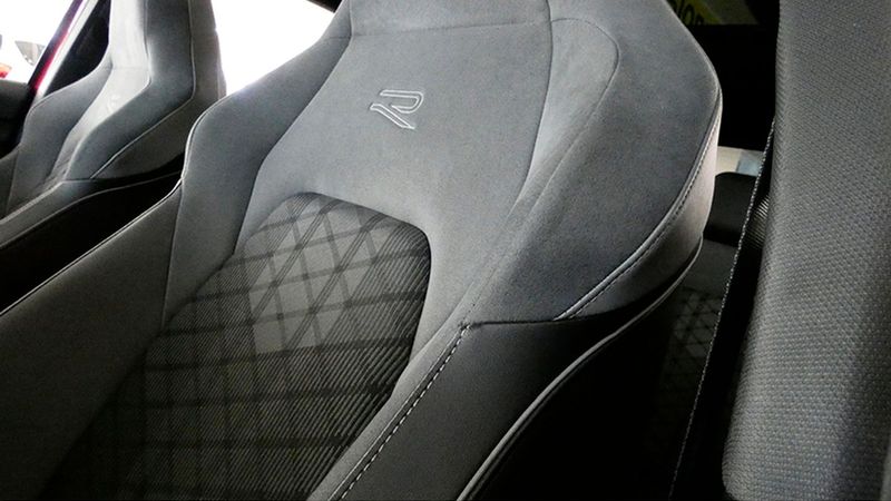 Volkswagen Golf • 2021 • 91,897 km 12