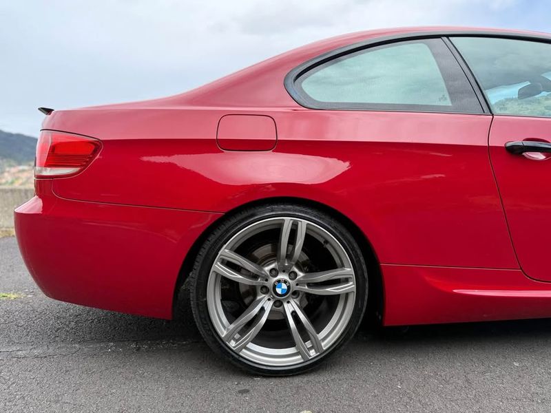 BMW 328i • 2017 • 197,000 km 4