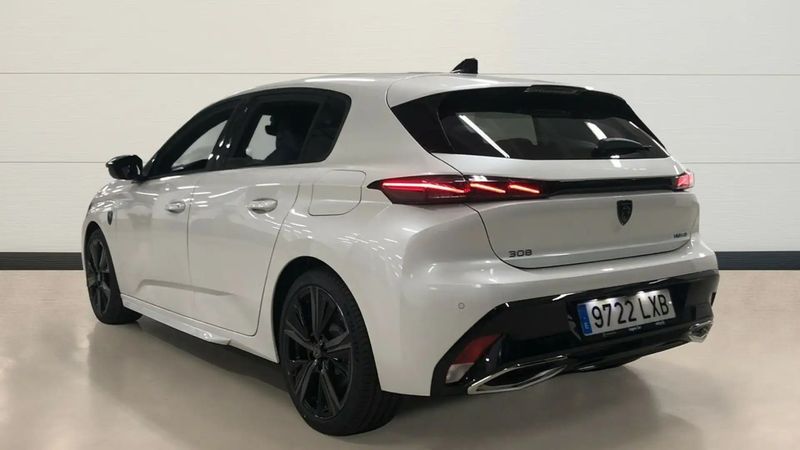 Peugeot 308 • 2022 • 12,897 km 2