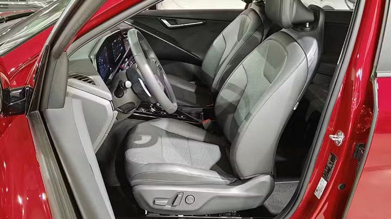 Kia Niro • 2024 • 9,220 km 3