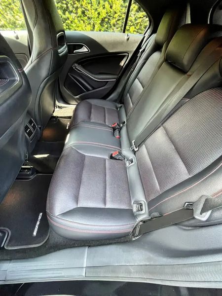 Mercedes-Benz A-Class • 2016 • 97,000 km 9