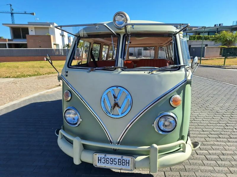 Volkswagen T4 • 1974 • 17,000 km 2