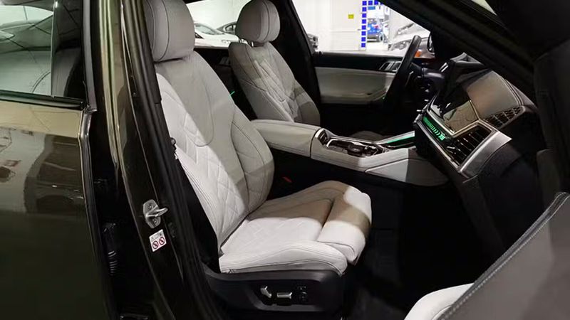 BMW X6 • 2024 • 16,036 km 9