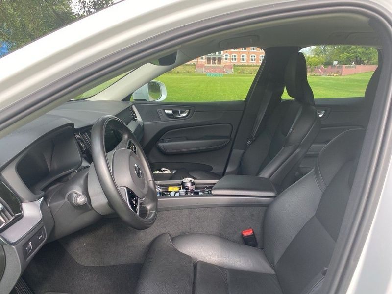 Volvo XC60 • 2019 • 33,000 km 9