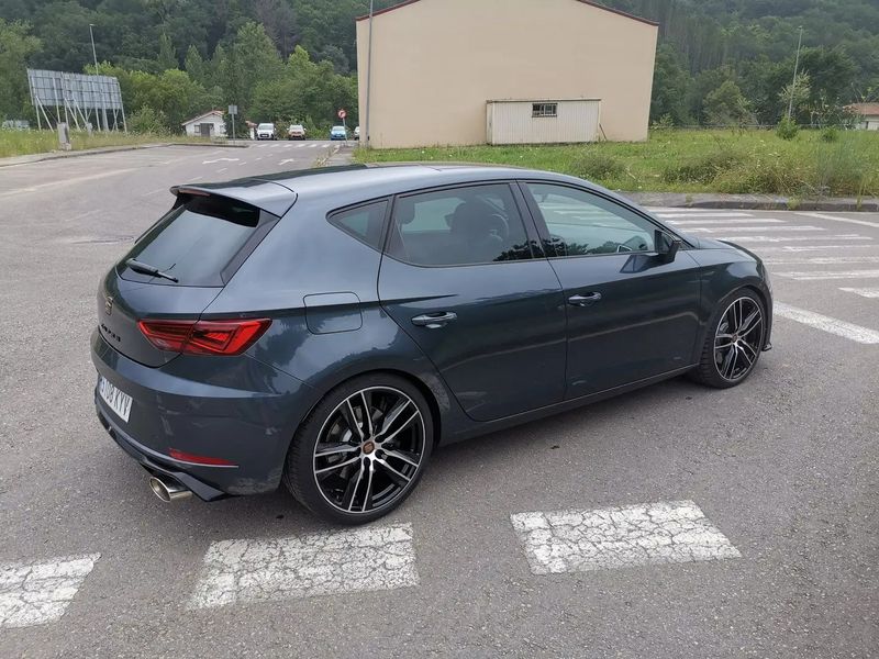 Seat Leon • 2019 • 20,000 km 4