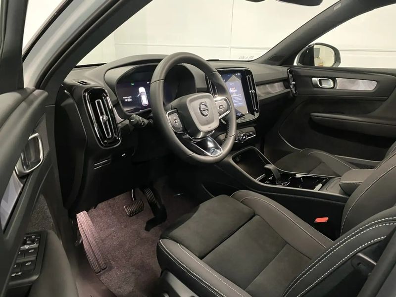 Volvo XC40 • 2022 • 2,500 km 9