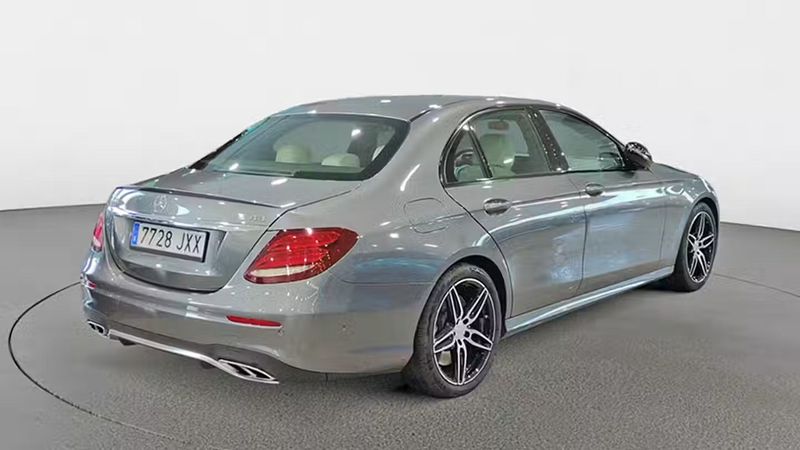 Mercedes-Benz E-Class • 2017 • 44,577 km 14