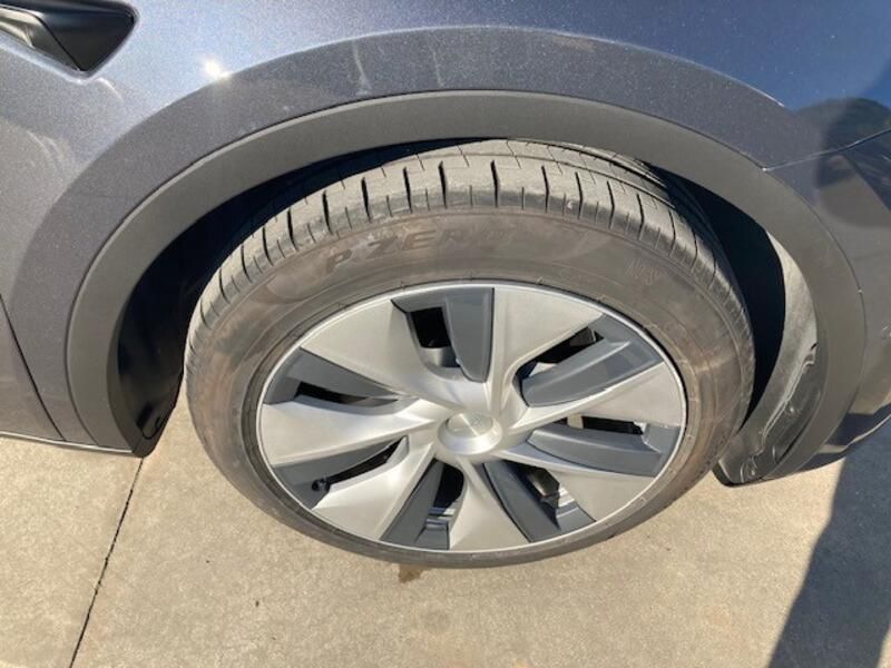 Tesla Model Y • 2022 • 54,778 km 3