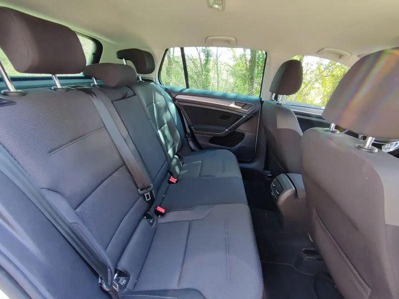 Volkswagen Golf • 2017 • 90,000 km 4