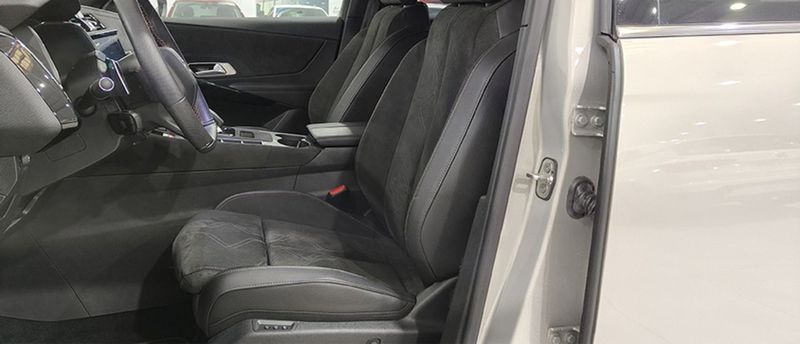 Citroën DS5 • 2022 • 18,557 km 9