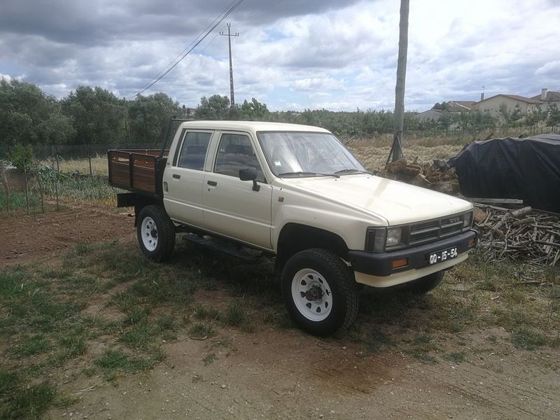 Toyota Hilux • 1989 • 300,000 km 2