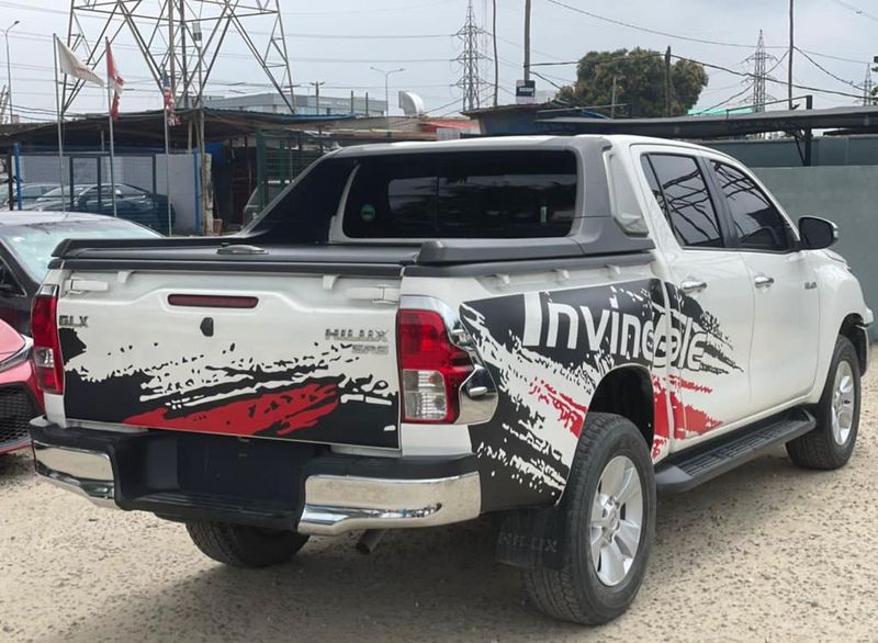 Toyota Hilux • 2017 • 21 km 2