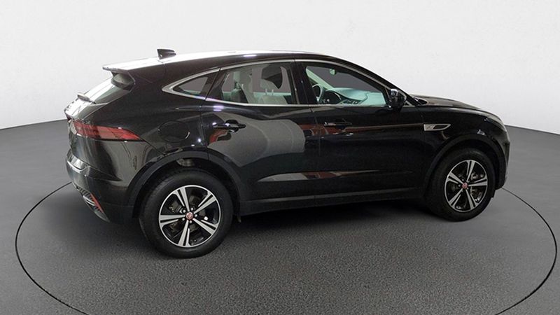 Jaguar E-PACE • 2021 • 32,978 km 8