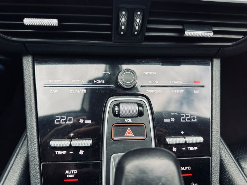 Porsche Cayenne Coupe • 2021 • 61,000 km 4