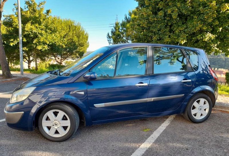 Renault Scénic • 2004 • 249,999 km 4
