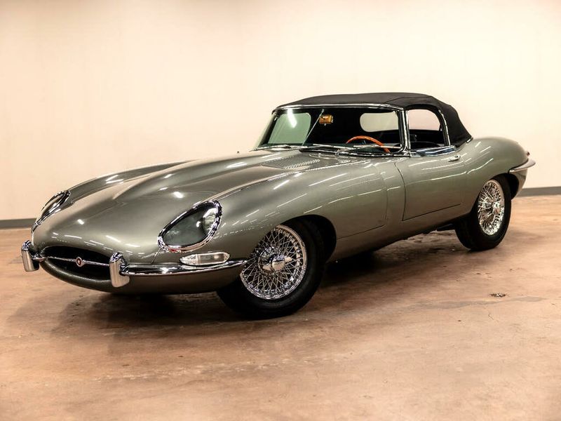 Jaguar E-PACE • 1967 • 42,690 km 33