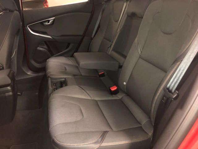 Volvo V40 • 2017 • 124,900 km 5