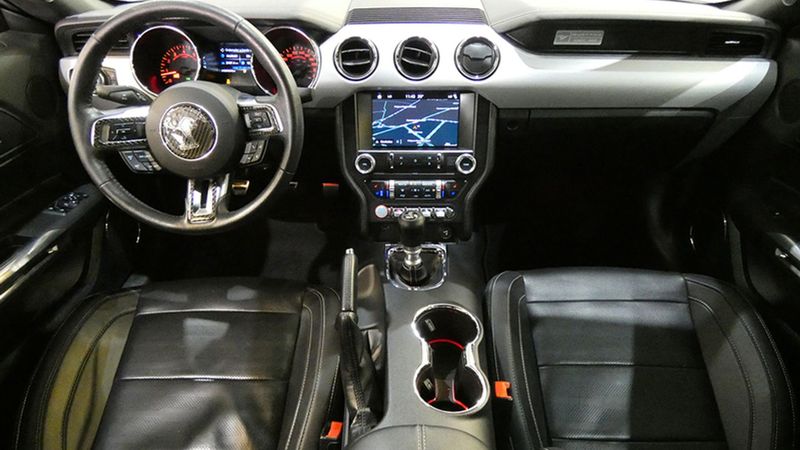 Ford Mustang • 2017 • 72,560 km 7