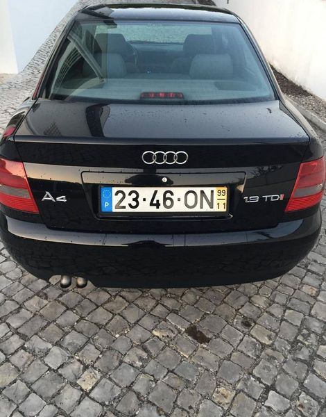 Audi A4 • 1999 • 249,999 km 2