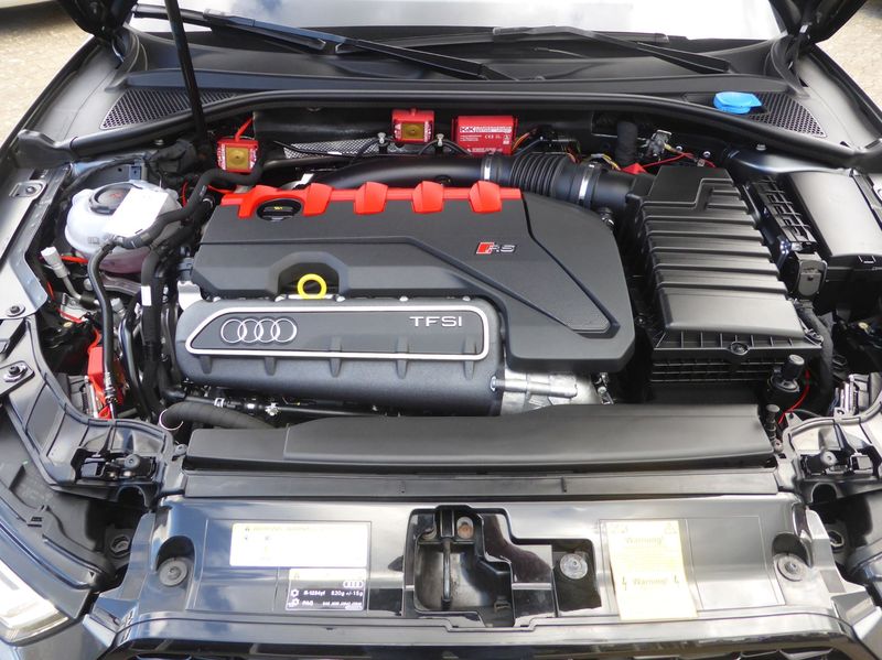 Audi RS 3 • 2018 • 76,762 km 4