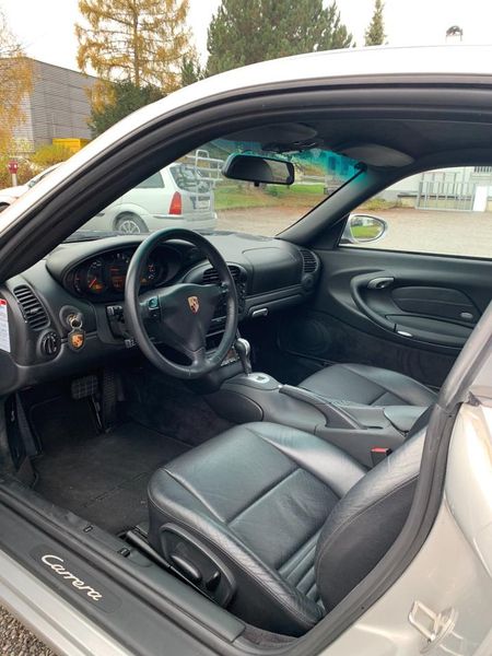 Porsche 911 • 2002 • 163,000 km 12