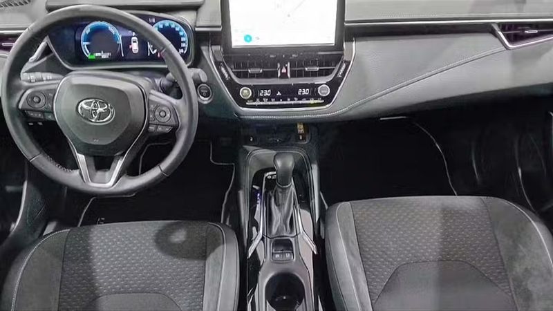 Toyota Corolla Combi • 2024 • 5,424 km 2