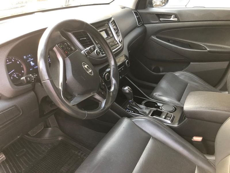 Hyundai Tucson • 2018 • 50,000 km 3