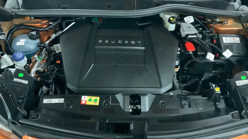 Peugeot 2008 • 2020 • 67,943 km 10