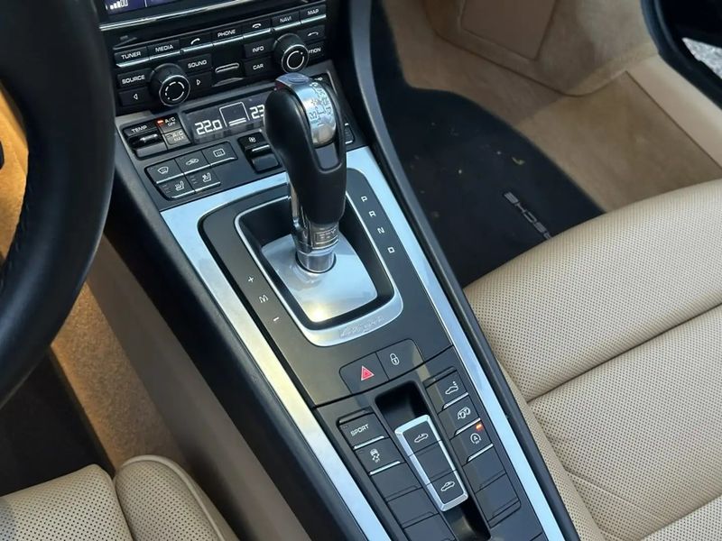 Porsche 911 • 2015 • 133,000 km 8