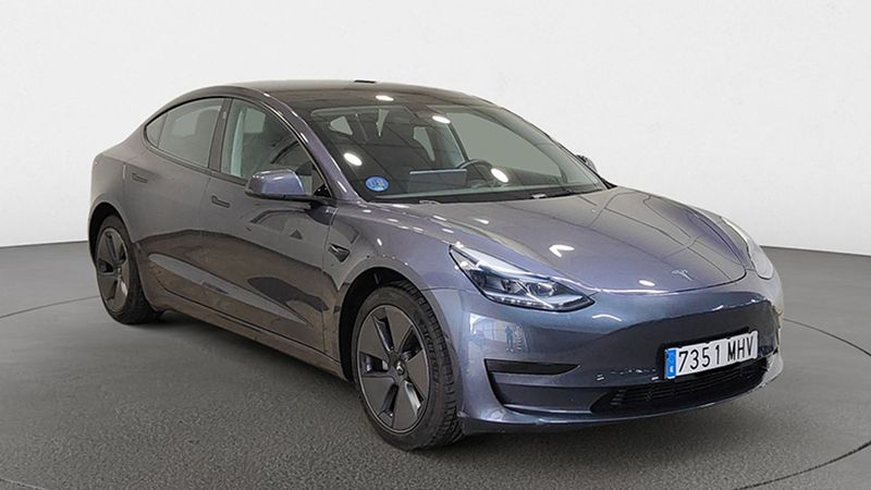 Tesla Model 3 • 2023 • 26,548 km 3
