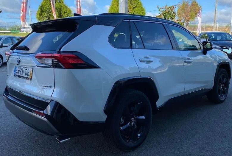 Toyota RAV4 • 2020 • 15,000 km 2