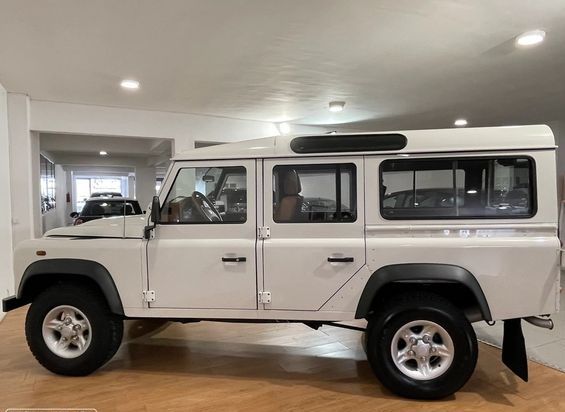 Land Rover Defender • 2007 • 110,000 km 1