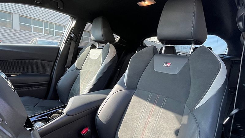 Toyota C-HR • 2022 • 29,936 km 5