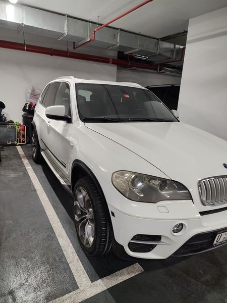 BMW X5 • 2012 • 263,000 km 1