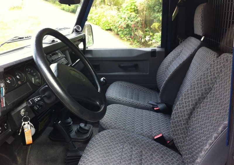 Land Rover Defender • 2000 • 200,000 km 4