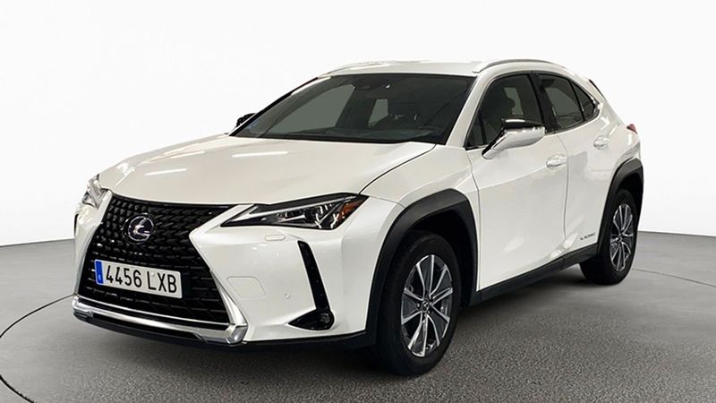 Lexus UX • 2022 • 9,000 km 1