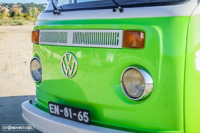 Volkswagen T5 Transporter Shuttle • 1976 • 90,000 km 2