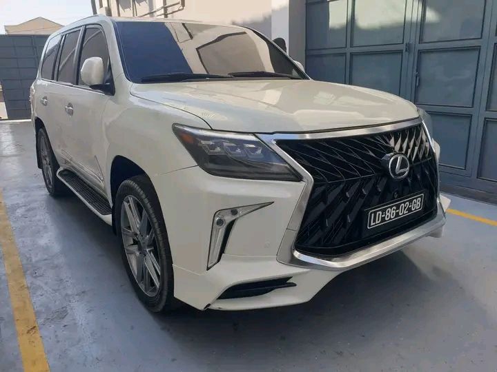 Lexus LX • 2020 • 90 km 1