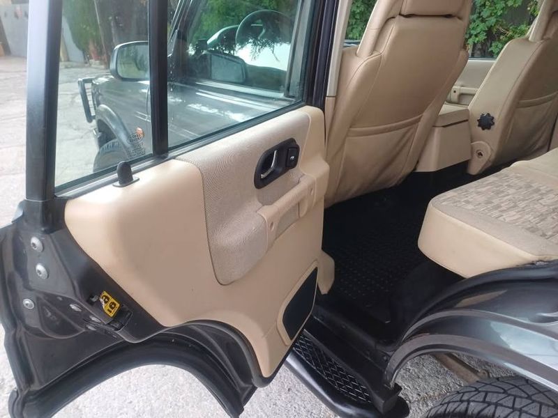 Land Rover Discovery • 2003 • 249,000 km 5