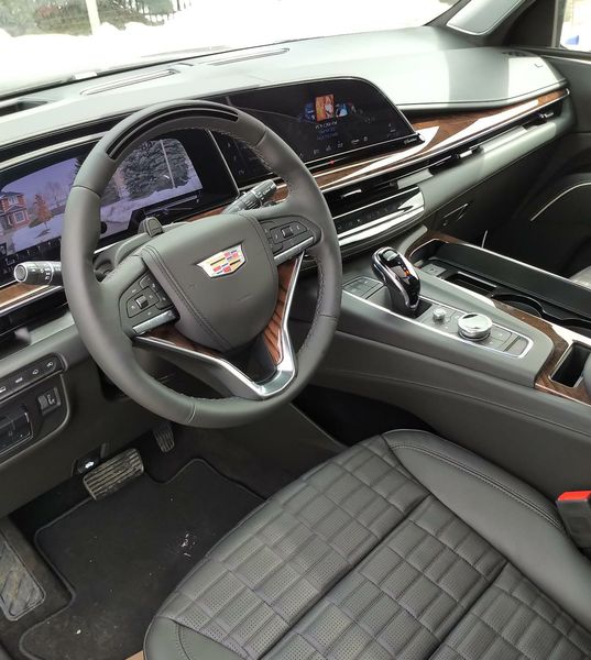 Cadillac Escalade • 2023 • 100 km 3