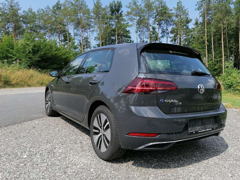 Volkswagen e-Golf • 2018 • 105,500 km 5