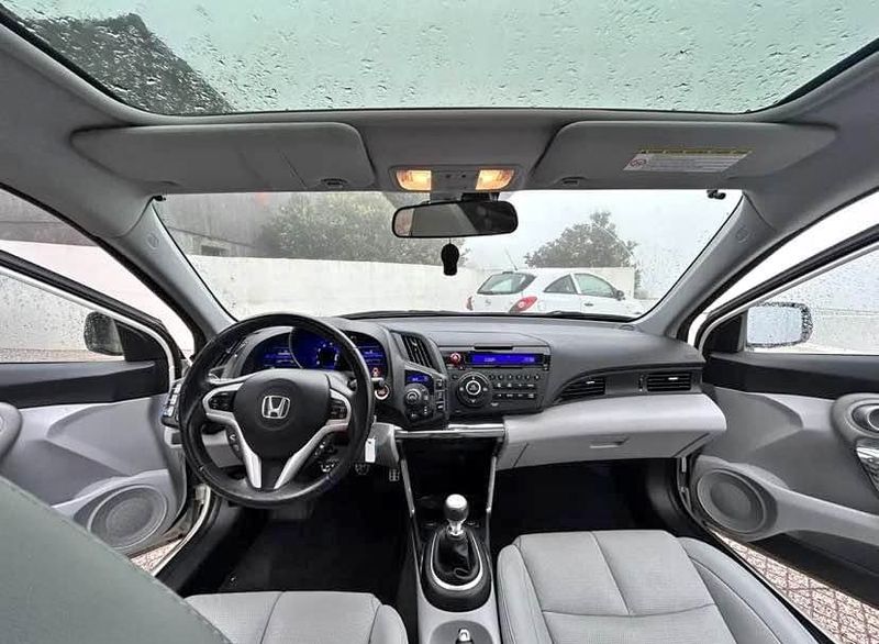 Honda CR-V • 2010 • 200,000 km 3