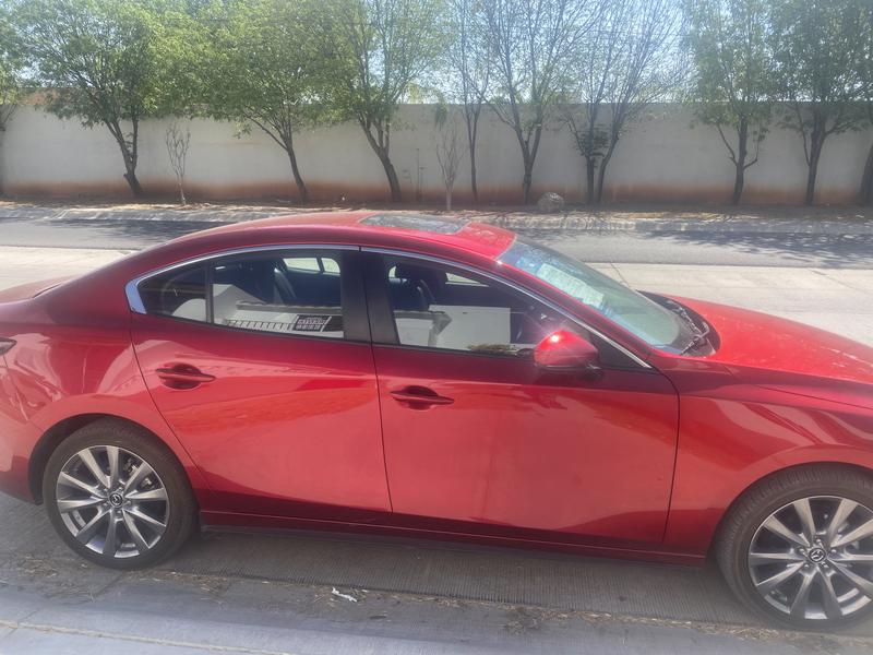 Mazda 3 • 2020 • 12,800 km 3