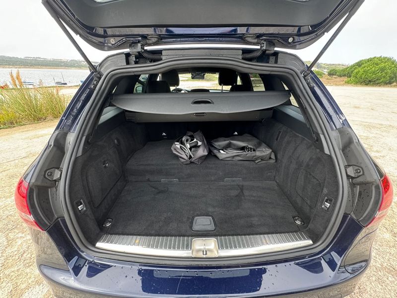 Mercedes-Benz C-Class • 2020 • 65,000 km 2