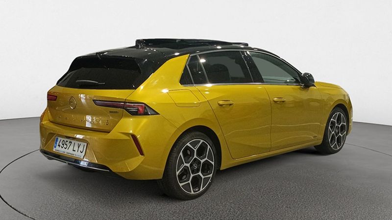 Opel Astra • 2022 • 14,333 km 4