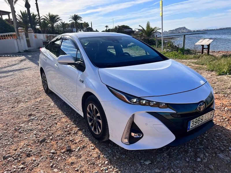 Toyota Prius • 2017 • 81,000 km 9