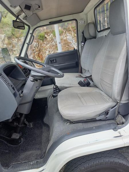 Toyota Dyna • 2000 • 204,000 km 3